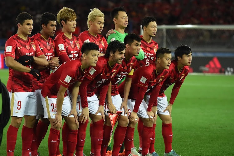 Theo thông tin mới nhất mà báo chí Trung Quốc công bố, đại gia một thời Guangzhou (từng có giá trị lên tới 3,35 tỷ USD) giờ đã sạch bóng ngoại binh và đội hình chỉ còn những cầu thủ quốc nội. Theo thông tin mới nhất mà báo chí Trung Quốc công bố, đại gia một thời Guangzhou (từng có giá trị lên tới 3,35 tỷ USD) giờ đã sạch bóng ngoại binh và đội hình chỉ còn những cầu thủ quốc nội.