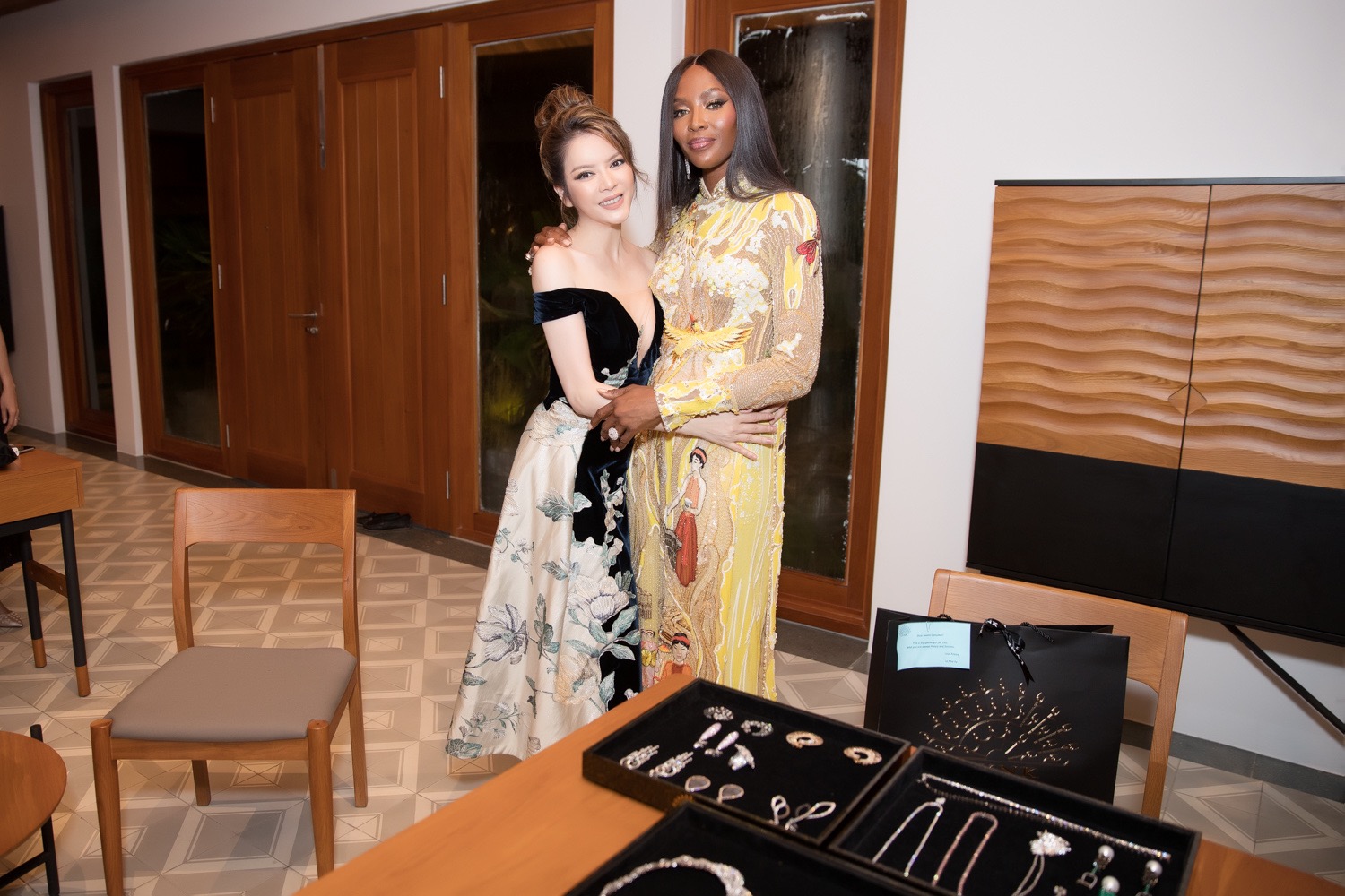 Lý Nhã Kỳ là khách VIP duy nhất từ VN của công chúa Ả Rập.