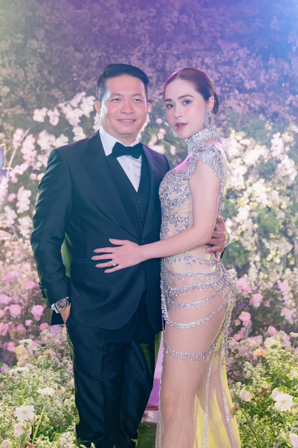 Vợ chồng Đoàn Di Băng đám cưới năm 2012, có 1000 khách, ngang ngửa với con số kỉ lục của đám cưới Tăng Thanh Hà.