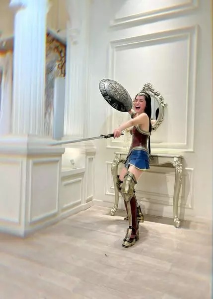 'Em gái siêu giàu của Lý Hải' khoe đón Halloween hoành tráng, hóa trang hết hồn 'Em gái siêu giàu của Lý Hải' khoe đón Halloween hoành tráng, hóa trang hết hồn