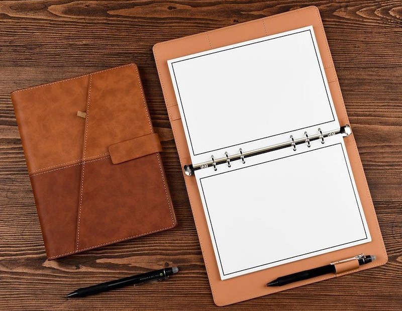 Hiện nay trên thị trường đã xuất hiện loại sổ tay thông minh, có khả năng chống thấm nước, scan bằng app, chống xé với chất liệu giấy cao cấp. Viết xong có thể xóa đi một cách dễ dàng bằng khăn giấy ướt.