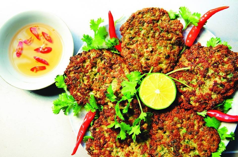 Rươi là đặc sản nổi tiếng ở miền Bắc, các món nấu từ rươi có hương vị thơm ngon, giá trị dinh dưỡng cao khiến bất cứ ai đã một lần được thưởng thức đều không thể nào quên được.