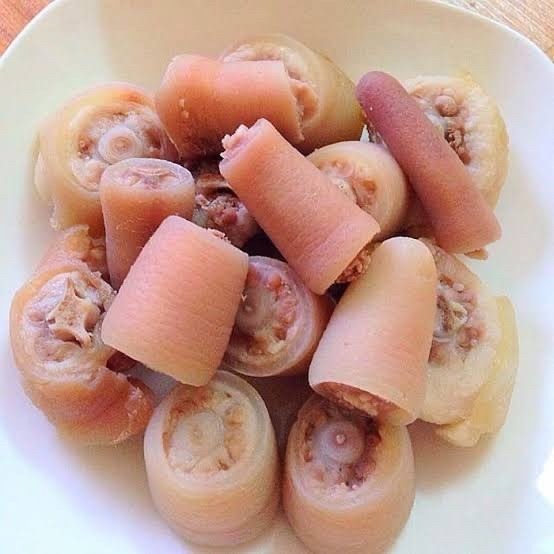 Phần đuôi của các loài gia súc đã được dùng từ xưa với công dụng củng cố đốc mạch để chữa nhiều bệnh chủ yếu bổ thận, trị đau lưng, tứ chi mỏi cho người đang mệt mỏi vô cùng tốt. Phần đuôi của các loài gia súc đã được dùng từ xưa với công dụng củng cố đốc mạch để chữa nhiều bệnh chủ yếu bổ thận, trị đau lưng, tứ chi mỏi cho người đang mệt mỏi vô cùng tốt.