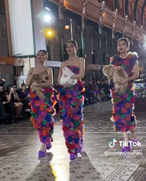 Ở những ngày cuối nhiệm kỳ, Hoa hậu Đỗ Thị Hà hiện đang có nhiều hoạt động năng nổ khi xuất hiện liên tục ở nhiều sự kiện.