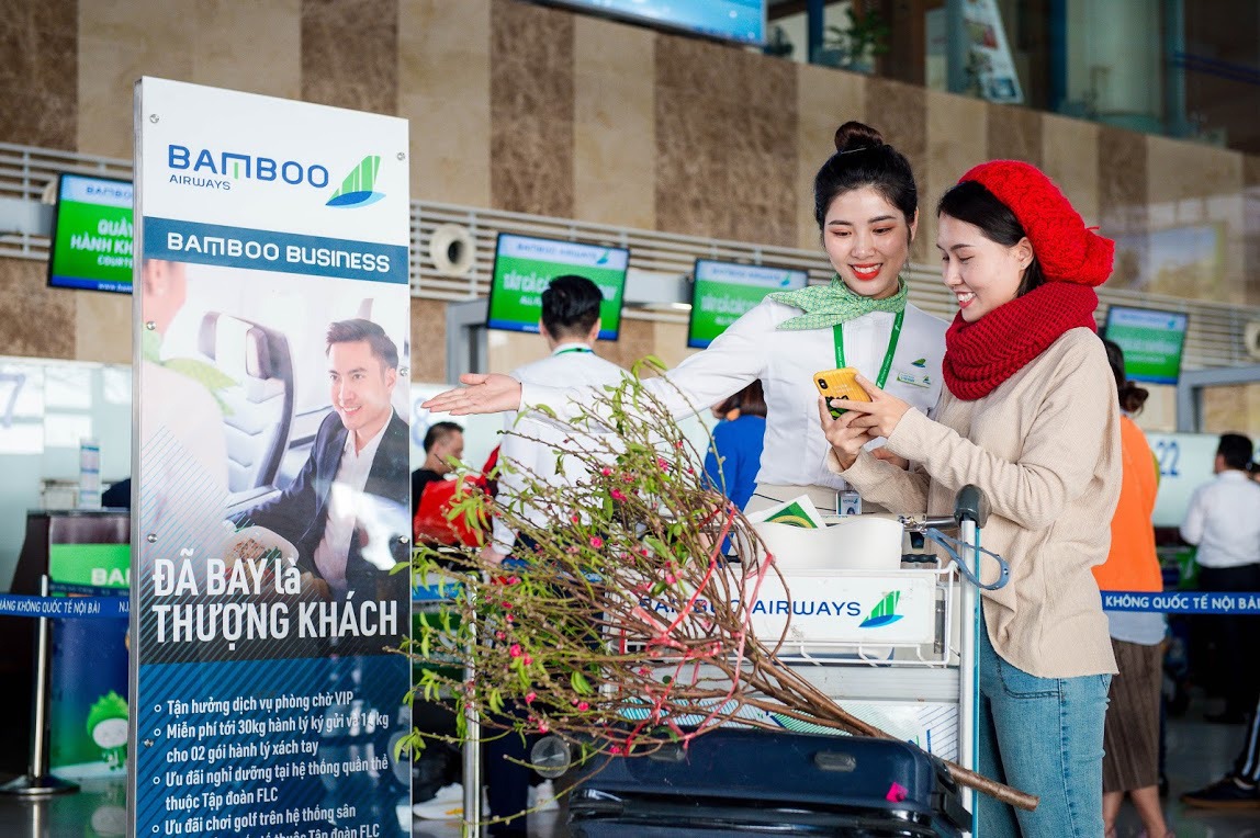 Còn hơn 1 tháng nữa là đến Tết Nguyên đán Quý Mão 2023 tuy nhiên nhiều người dân đã tranh thủ đặt vé máy bay hoặc vé tàu để về quê, đi du lịch. Ảnh minh hoạ