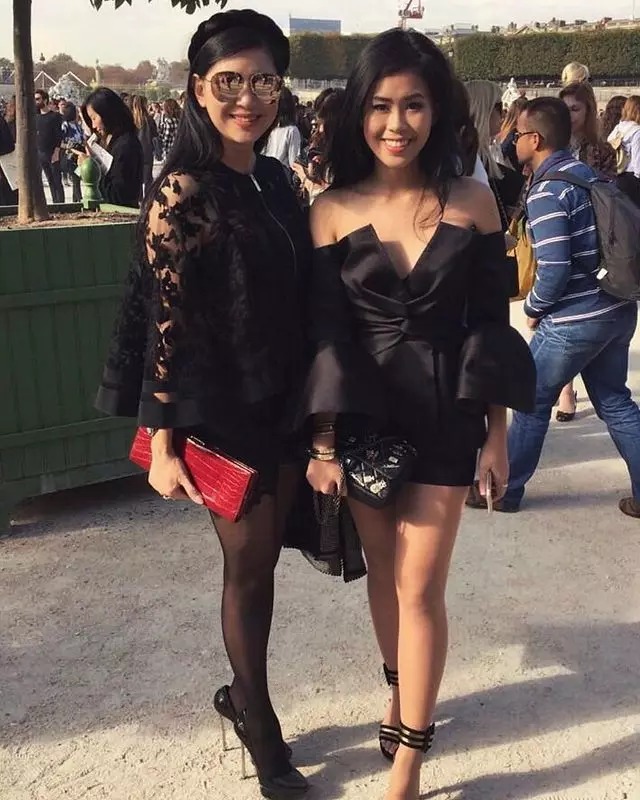 cả Tiên Nguyễn và bà Thủy Tiên - phu nhân tỷ phú Johnathan Hạnh Nguyễn đều khiến người xem không khỏi bối rối vì thần thái có một không hai.