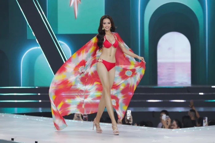 Chiếc áo choàng của Ngọc Châu tại Miss Universe Vietnam 2022 Chiếc áo choàng của Ngọc Châu tại Miss Universe Vietnam 2022