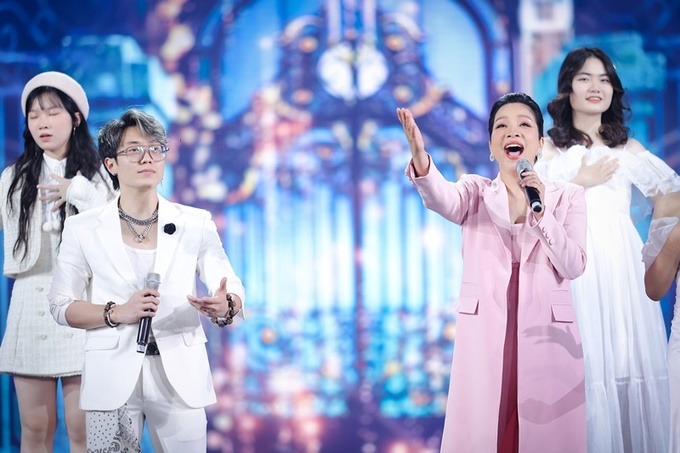 Cùng với phần nghệ thuật, 5 MC trong chương trình sẽ dẫn dắt, đưa khán giả đến với những nhân vật đặc biệt tham gia đại nhạc hội Countdown năm nay.