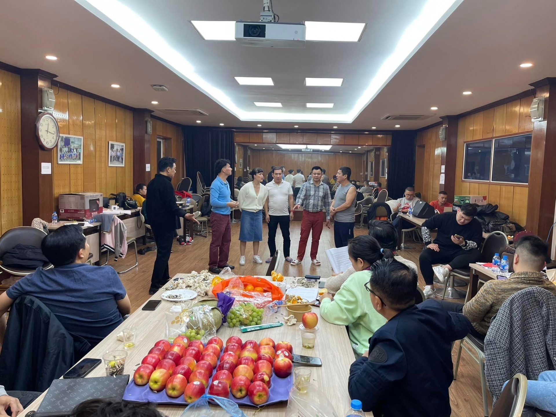 Các nghệ sĩ đang luyện tập ráo riết để chuẩn bị những khâu cuối cùng cho chuỗi ngày ghi hình sắp tới.