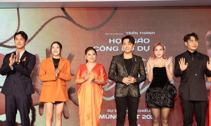 Tác phẩm điện ảnh Nhà Bà Nữ chuẩn bị ra mắt thời gian tới chính là bước ngoặt lớn trong sự nghiệp của Uyển Ân khi cô đảm nhiệm vai nữ chính đầu trong trên con đường diễn xuất của mình.