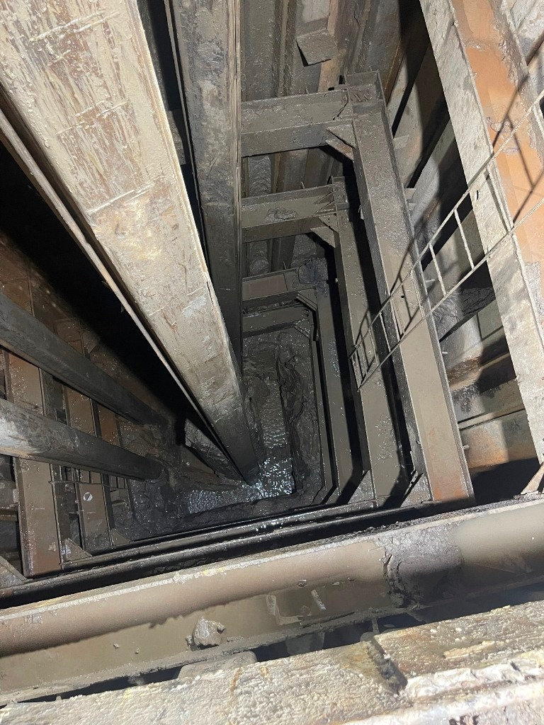 Hình ảnh lực lượng làm việc trong ngày 14/1.