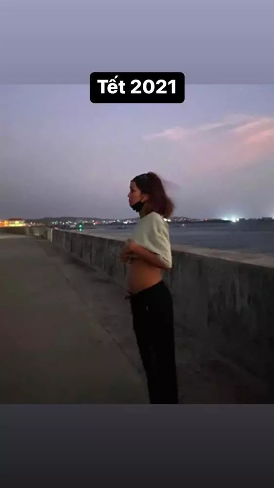 2 năm trước, Hoa hậu H'Hen Niê cũng trở thành 'nạn nhân' của bánh tét với vòng eo lộ 'bé mỡ' thấy rõ. 2 năm trước, Hoa hậu H'Hen Niê cũng trở thành 'nạn nhân' của bánh tét với vòng eo lộ 'bé mỡ' thấy rõ.