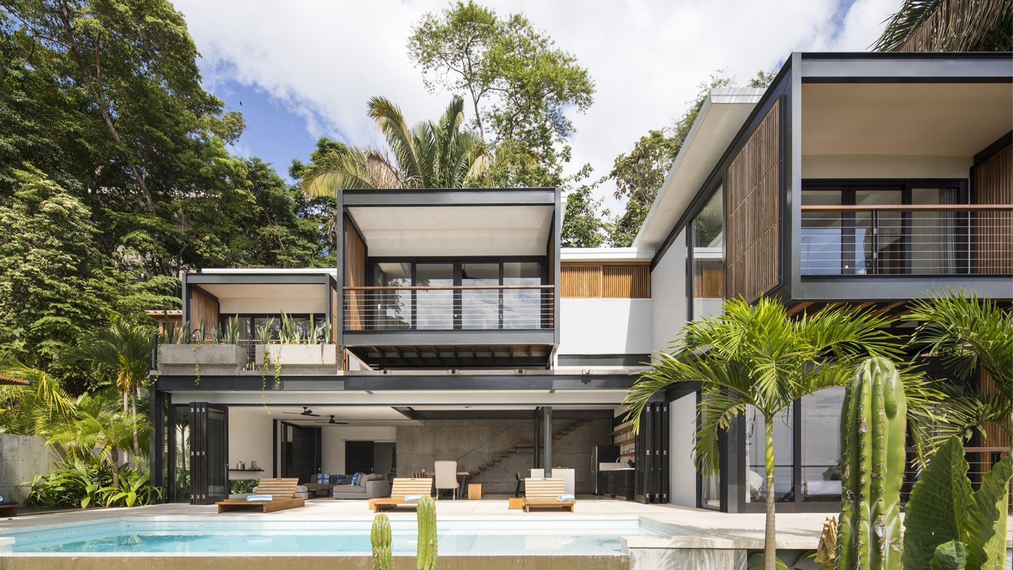 Trong ngôi nhà ánh sáng là một trong những yếu tố quan trọng hàng đầu trong phong thủy tốt.