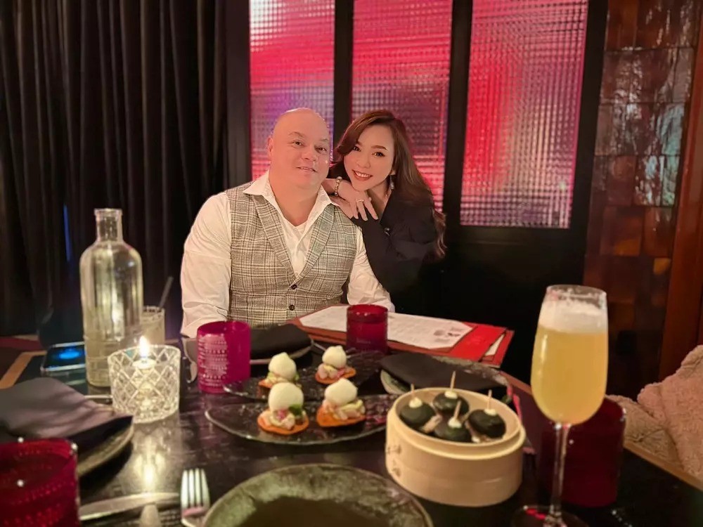 Mỹ nhân nhóm Mắt Ngọc khiến hội chị em ghen tỵ khi được chồng Việt kiều cưng như trứng mỏng - Ảnh 1