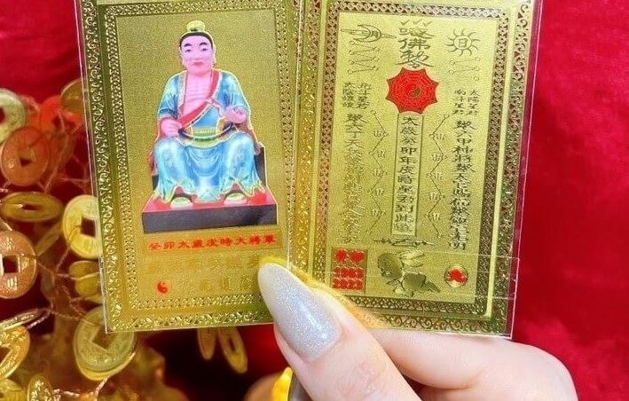 Giải hạn Hình Thái Tuế thì nên đặt ly nước trắng ở hướng Đông hay hướng Nam để tăng tài vận, nên đi chùa để cầu an. Giải hạn Hình Thái Tuế thì nên đặt ly nước trắng ở hướng Đông hay hướng Nam để tăng tài vận, nên đi chùa để cầu an.