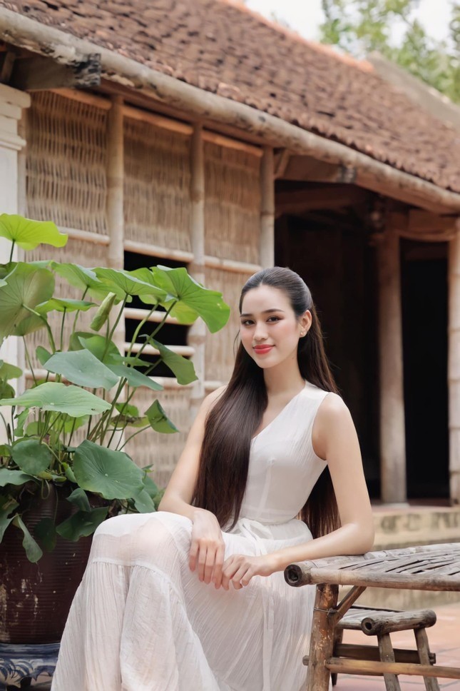 Đỗ Thị Hà là một trong những nàng hậu Gen Z để lại nhiều ấn tượng trong lòng khán giả bên sự mộc mạc giản dị. Đỗ Thị Hà là một trong những nàng hậu Gen Z để lại nhiều ấn tượng trong lòng khán giả bên sự mộc mạc giản dị.