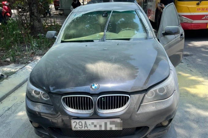 'Xế hộp' BMW bất ngờ bốc cháy trên phố Hà Nội: Cảnh báo cháy xe ô tô trong mùa nắng nóng 3 'Xế hộp' BMW bất ngờ bốc cháy trên phố Hà Nội: Cảnh báo cháy xe ô tô trong mùa nắng nóng 3