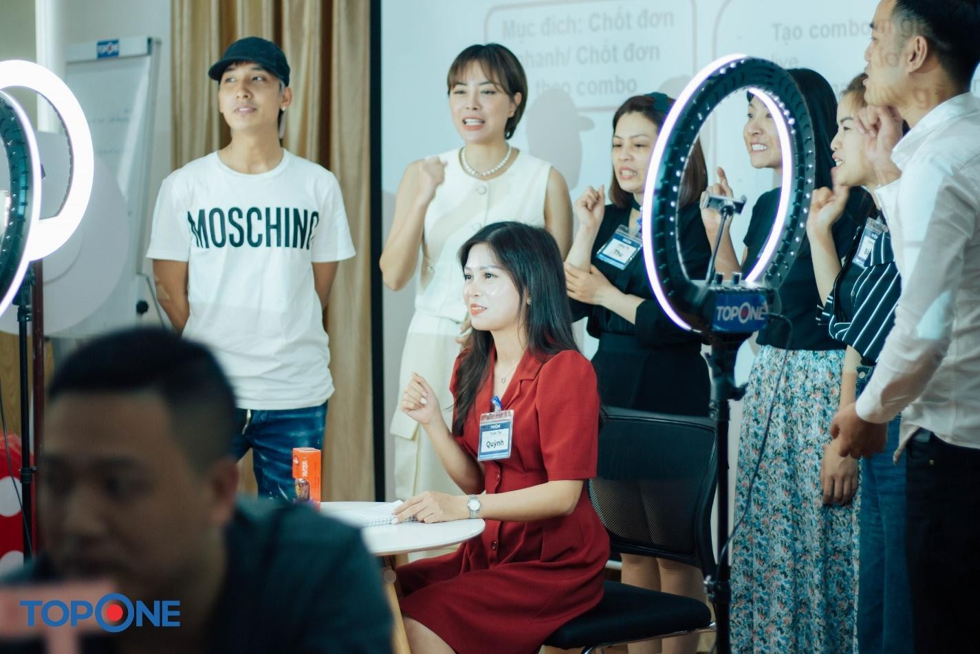 TopOne đang có chương trình học trực tiếp cùng với giảng viên trên lớp trong 3 ngày liên tiếp