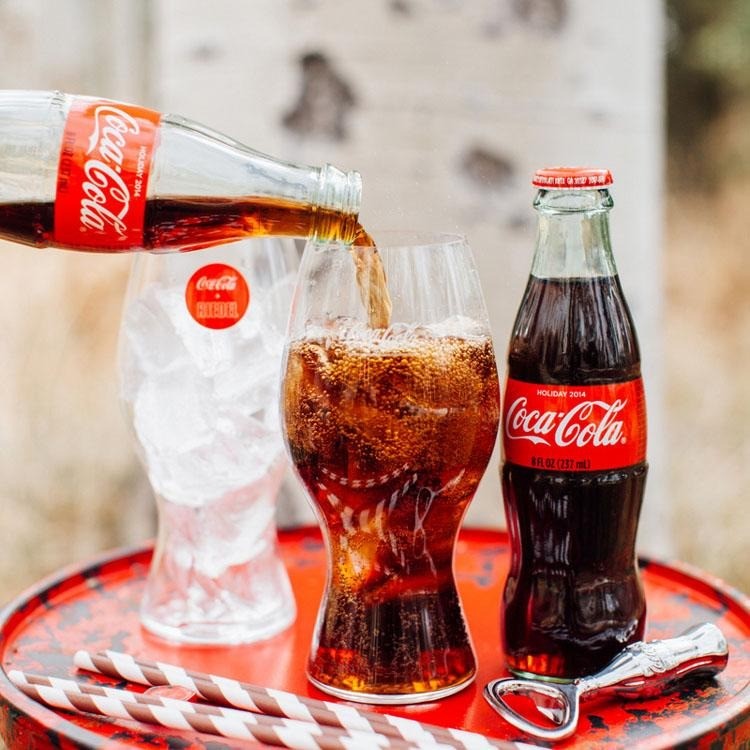 Top 15 công dụng bất ngờ và đáng kinh ngạc của Coca-Cola không phải ai cũng biết - Ảnh 1