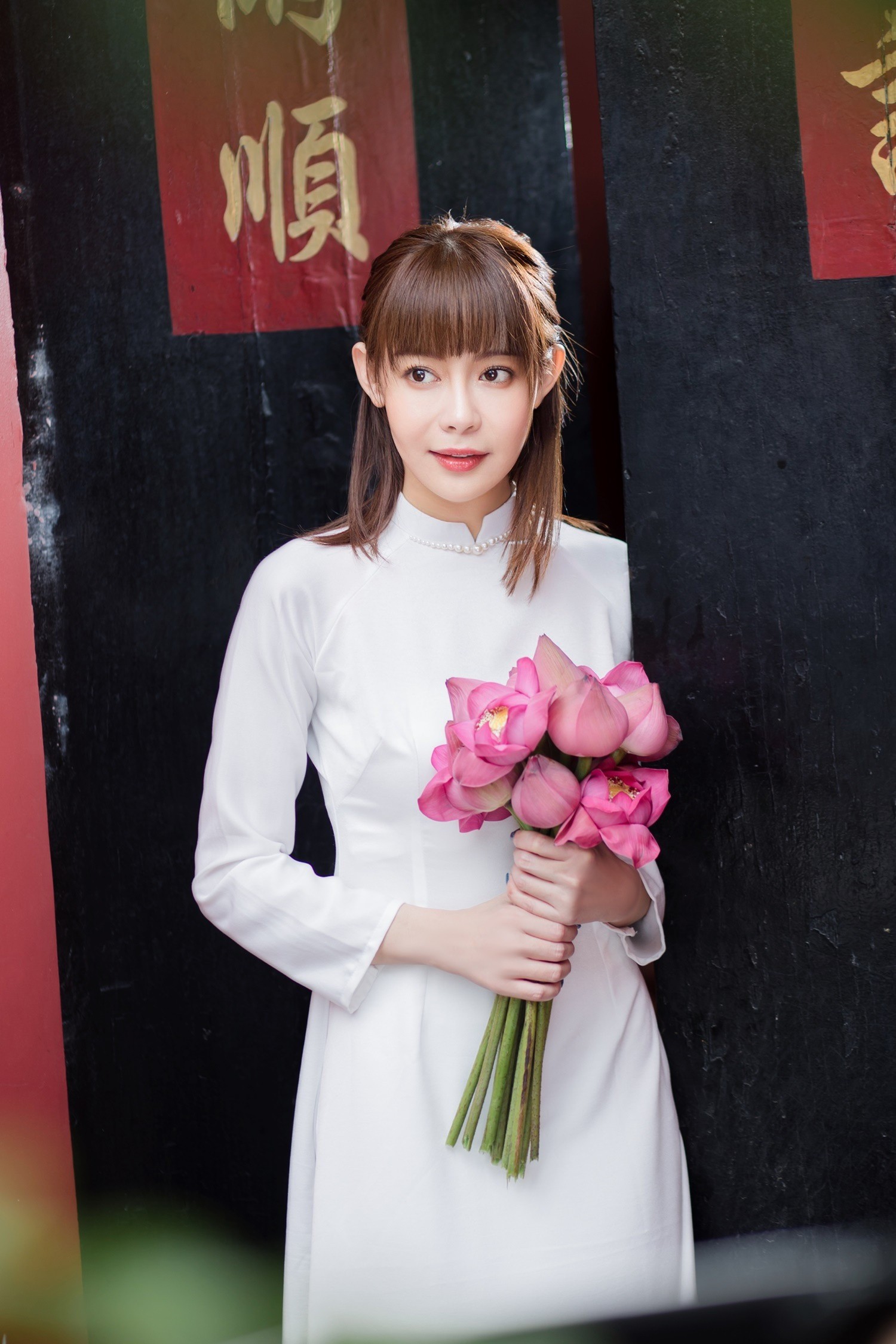 Hoa hậu từng vỡ nợ hàng trăm tỷ khiến hội chị em phát cuồng khi sánh đôi bên nam thần Hyun Bin - Ảnh 2