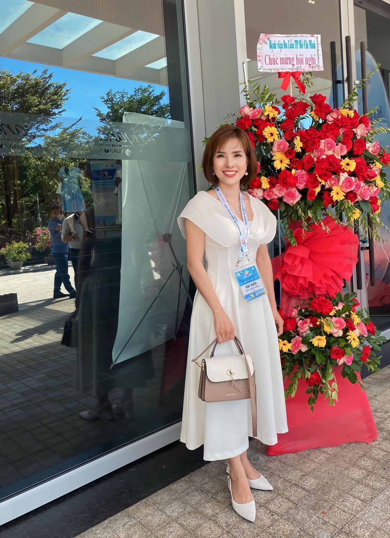 Dr Duyên nhận được cơn mưa lời khen có cánh từ CĐM 'một bác sĩ vừa có tâm, vừa có tài' - Ảnh 2