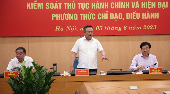 Chủ tịch UBND Thành phố Trần Sỹ Thanh phát biểu tại buổi làm việc Chủ tịch UBND Thành phố Trần Sỹ Thanh phát biểu tại buổi làm việc
