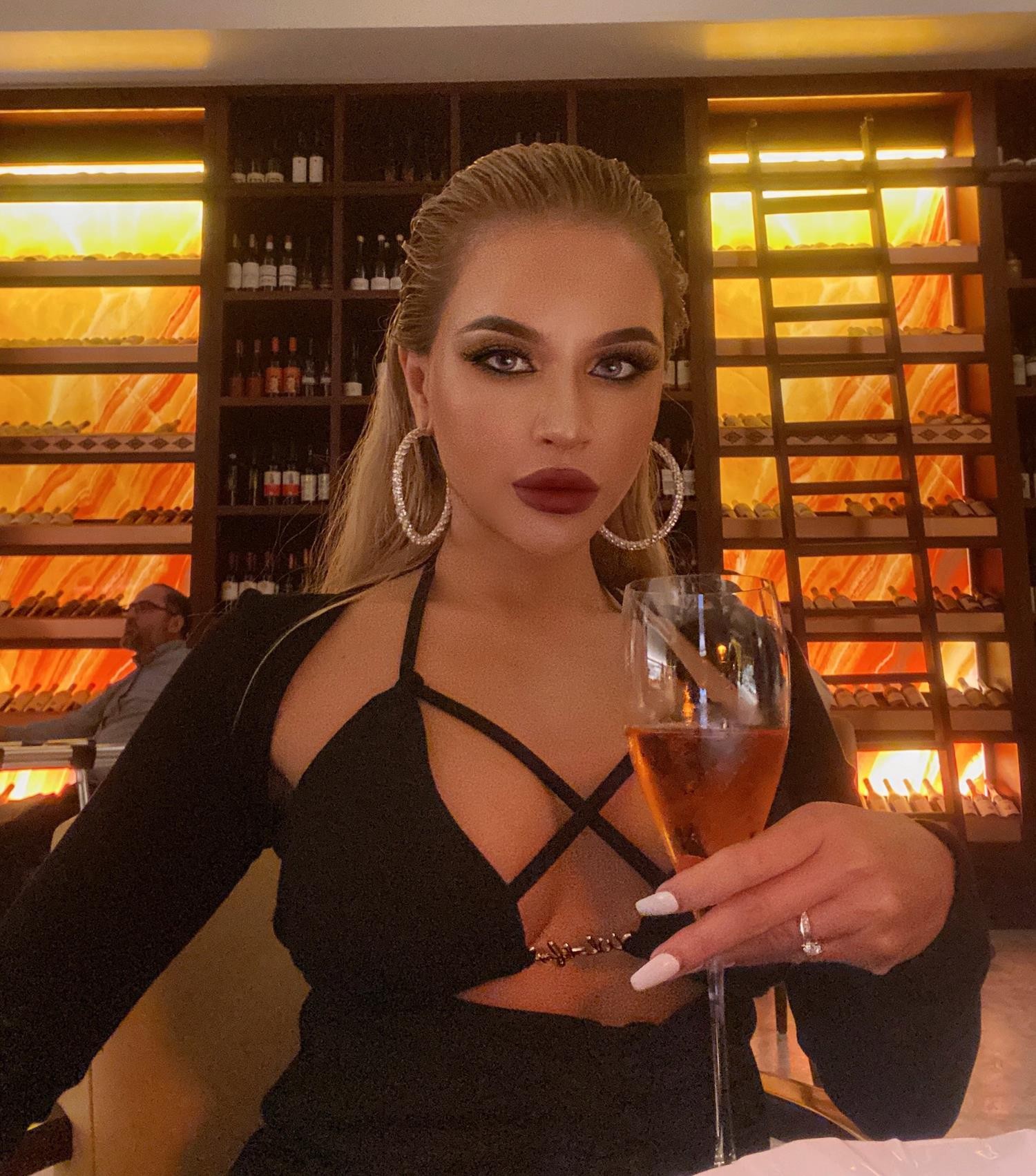 DJ Lan Bella mang 2 phong cách âm nhạc Việt và Úc