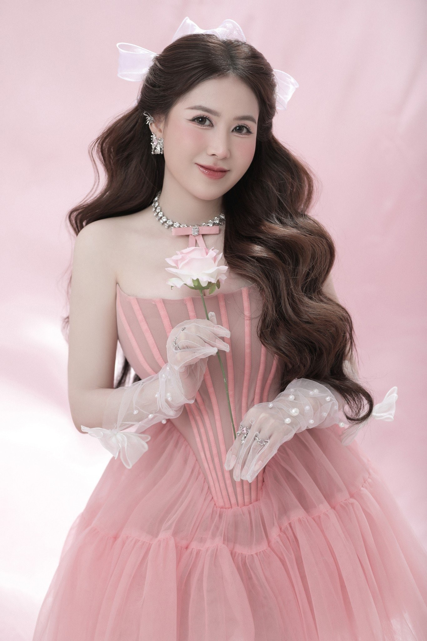 Chúc Vy - Từ một cô gái nhút nhát đến idol hot tiktok live - Ảnh 1 Chúc Vy - Từ một cô gái nhút nhát đến idol hot tiktok live - Ảnh 1