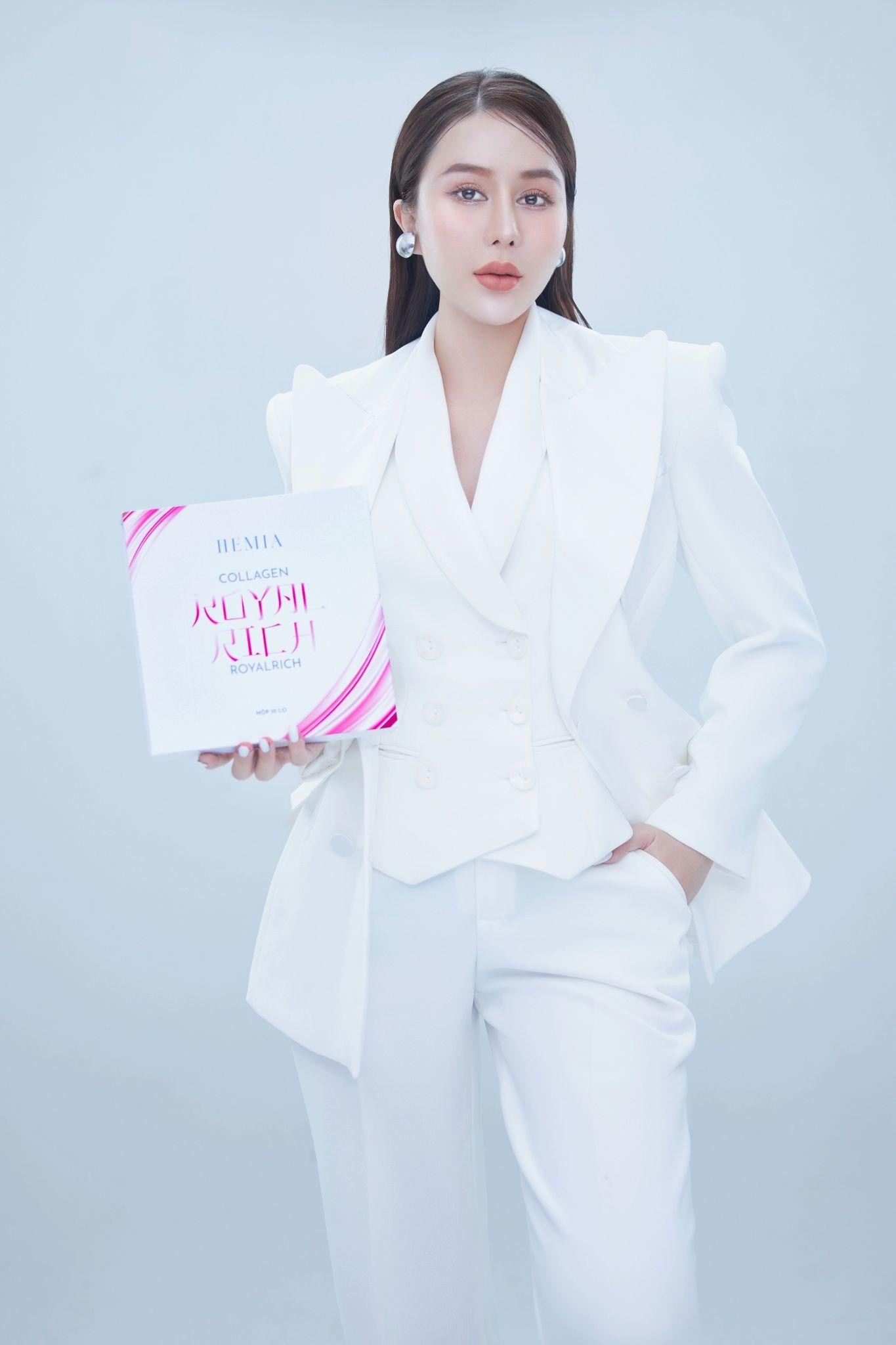 Nữ chủ tịch, Hot mom 9x cùng thương hiệu mỹ phẩm Hemia (Ảnh: NVCC) Nữ chủ tịch, Hot mom 9x cùng thương hiệu mỹ phẩm Hemia (Ảnh: NVCC)