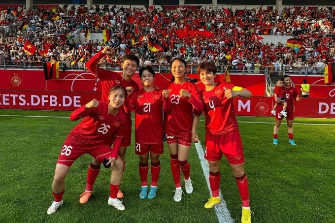 23 cầu thủ nằm trong danh sách đăng ký chính thức của mỗi đội tuyển tham dự World Cup nữ 2023 sẽ được FIFA hỗ trợ 30.000 USD (khoảng 700 triệu đồng). 23 cầu thủ nằm trong danh sách đăng ký chính thức của mỗi đội tuyển tham dự World Cup nữ 2023 sẽ được FIFA hỗ trợ 30.000 USD (khoảng 700 triệu đồng).