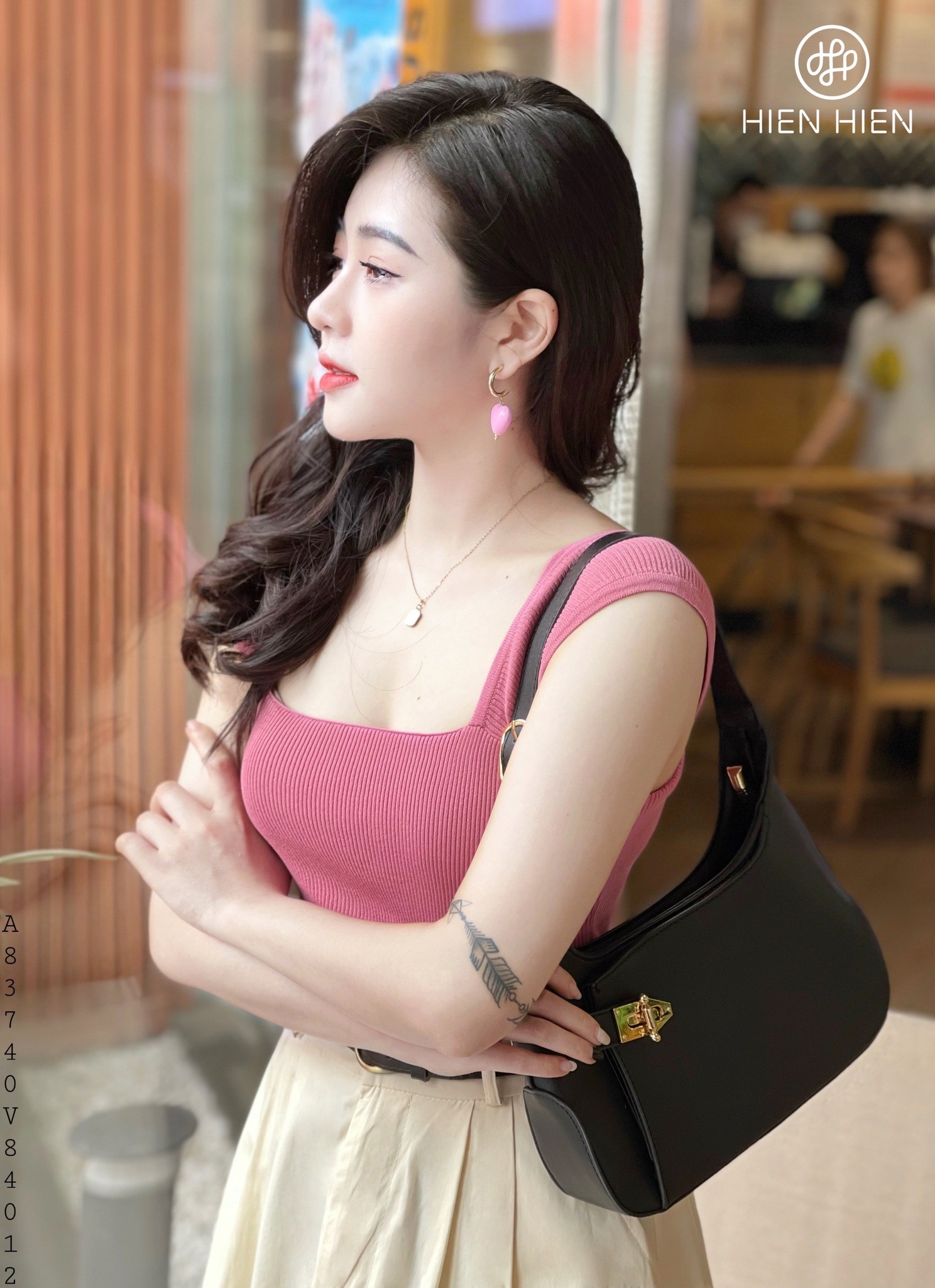 Cách phối đồ cùng màu sắc rất Black Pink nhưng vẫn lịch sự và tinh tế Cách phối đồ cùng màu sắc rất Black Pink nhưng vẫn lịch sự và tinh tế