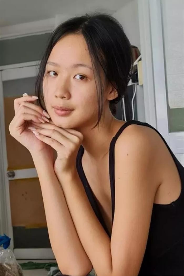 Hoa hậu Bảo Ngọc nhìn nhạt nhòa khi không trang điểm.