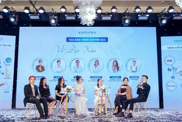 Các chuyên gia, bác sĩ, KOLs trong ngành da liễu chia sẻ trải nghiệm thực tế với các sản phẩm của Ahohwa. Các chuyên gia, bác sĩ, KOLs trong ngành da liễu chia sẻ trải nghiệm thực tế với các sản phẩm của Ahohwa.