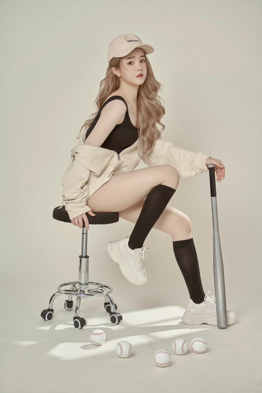 Cô nàng idol tự tin chụp mẫu ảnh