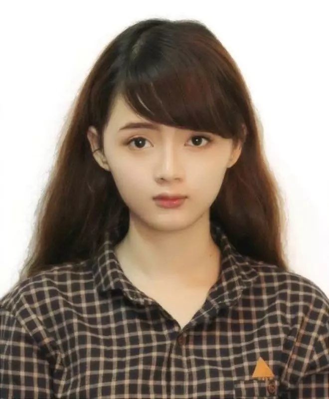 Lan Hương khiến MXH 'dậy sóng' nhờ bức ảnh thẻ xinh đẹp.