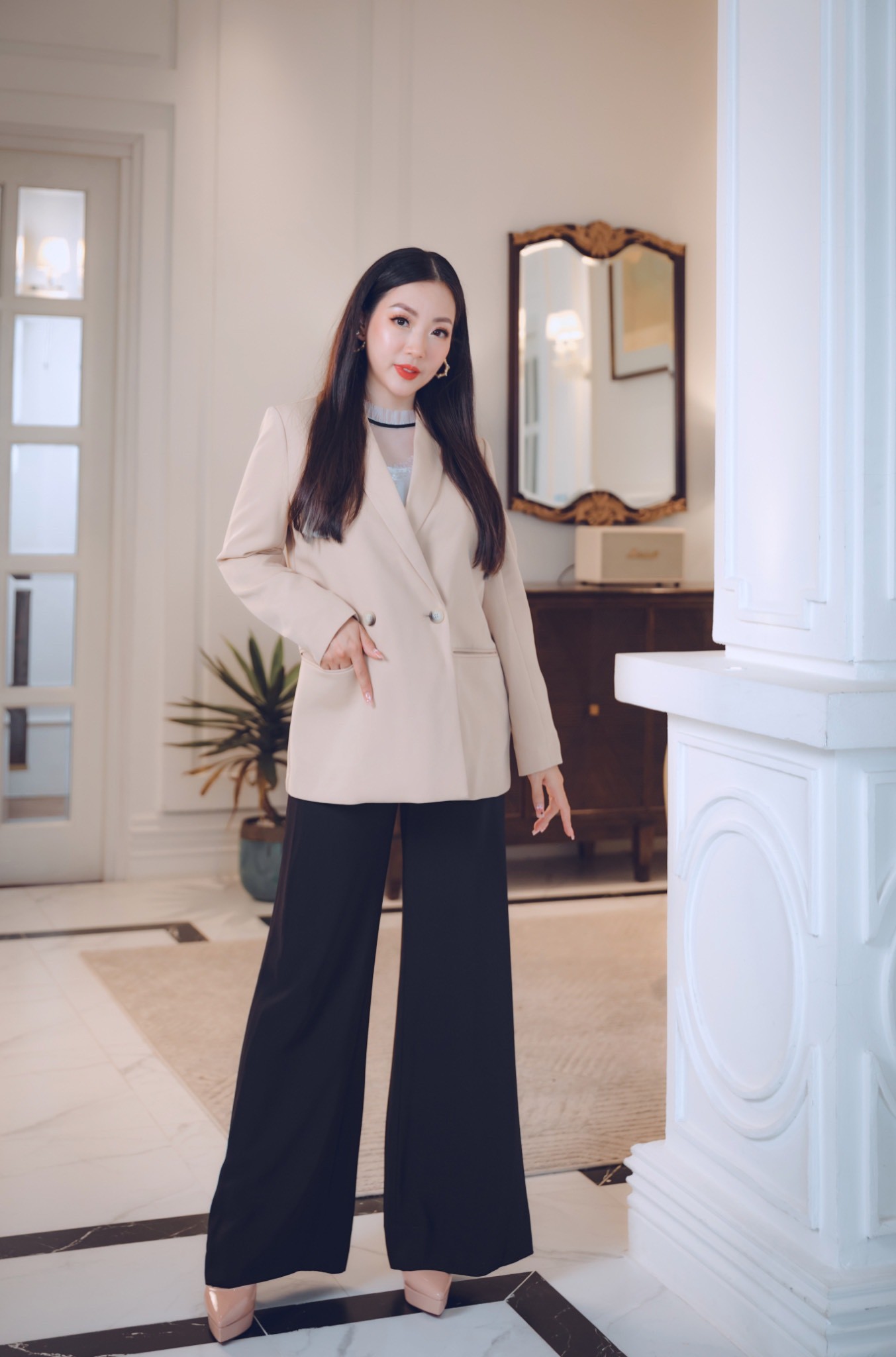 Hạnh Dung gợi ý phối đồ công sở đơn giản mà sang - Ảnh 5 Hạnh Dung gợi ý phối đồ công sở đơn giản mà sang - Ảnh 5