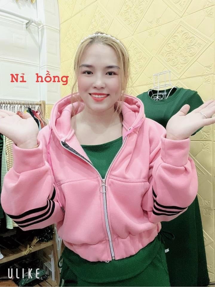 Tiktoker Phạm Thị Ngọc Huỳnh chia sẻ rằng việc tạo dựng thương hiệu cá nhân là yếu tố then chốt trong việc khởi nghiệp kinh doanh thời trang online