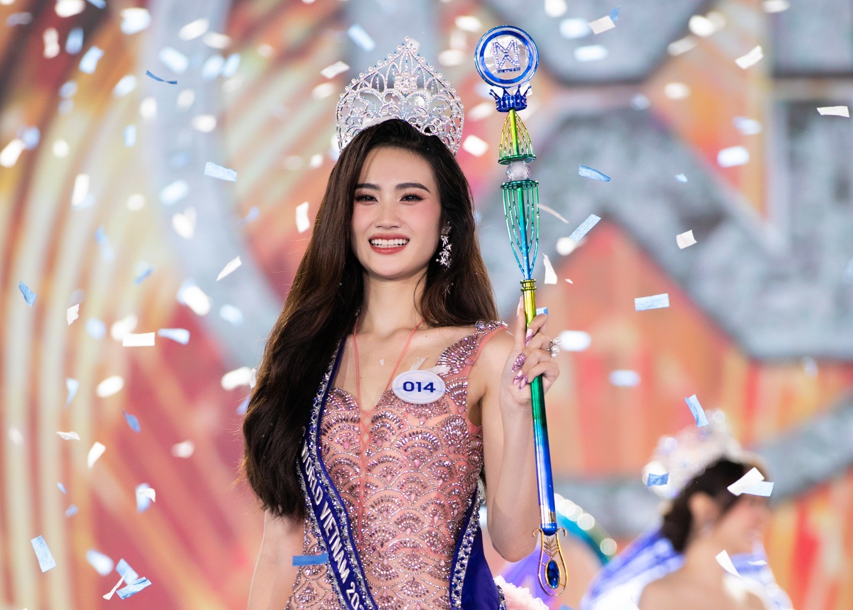 Bị chỉ trích khi uống trà sữa, diễn thời trang 'khịa' Hoa hậu Ý Nhi, phía VĐV Kim Sơn nói gì? - Ảnh 1 Bị chỉ trích khi uống trà sữa, diễn thời trang 'khịa' Hoa hậu Ý Nhi, phía VĐV Kim Sơn nói gì? - Ảnh 1