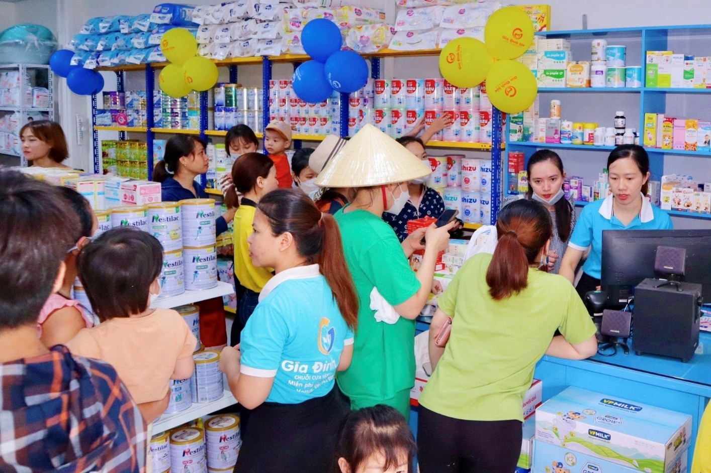 Gia Đình Sữa luôn nhận được sự tin tưởng và đồng hành của đông đảo Quý khách hàng Gia Đình Sữa luôn nhận được sự tin tưởng và đồng hành của đông đảo Quý khách hàng