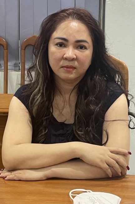 Anti fan 'khịa' về vụ bà Nguyễn Phương Hằng, Vy Oanh thể hiện rõ thái độ cùng hành động 'đanh thép' 