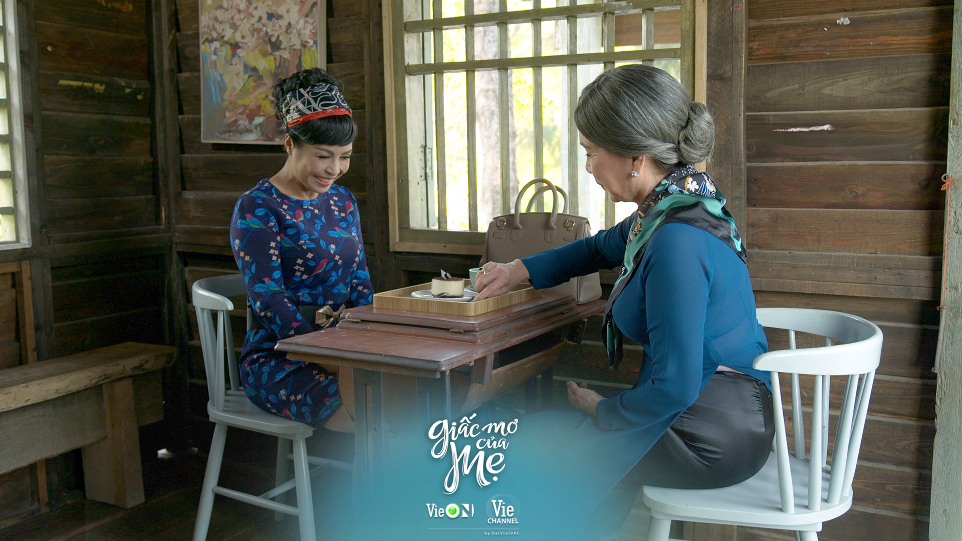 Giấc mơ của mẹ tập 15: Trà My - Trọng Khang suýt có nụ hôn đầu, Thanh Hằng tình tứ cùng trai lạ - Ảnh 2 Giấc mơ của mẹ tập 15: Trà My - Trọng Khang suýt có nụ hôn đầu, Thanh Hằng tình tứ cùng trai lạ - Ảnh 2