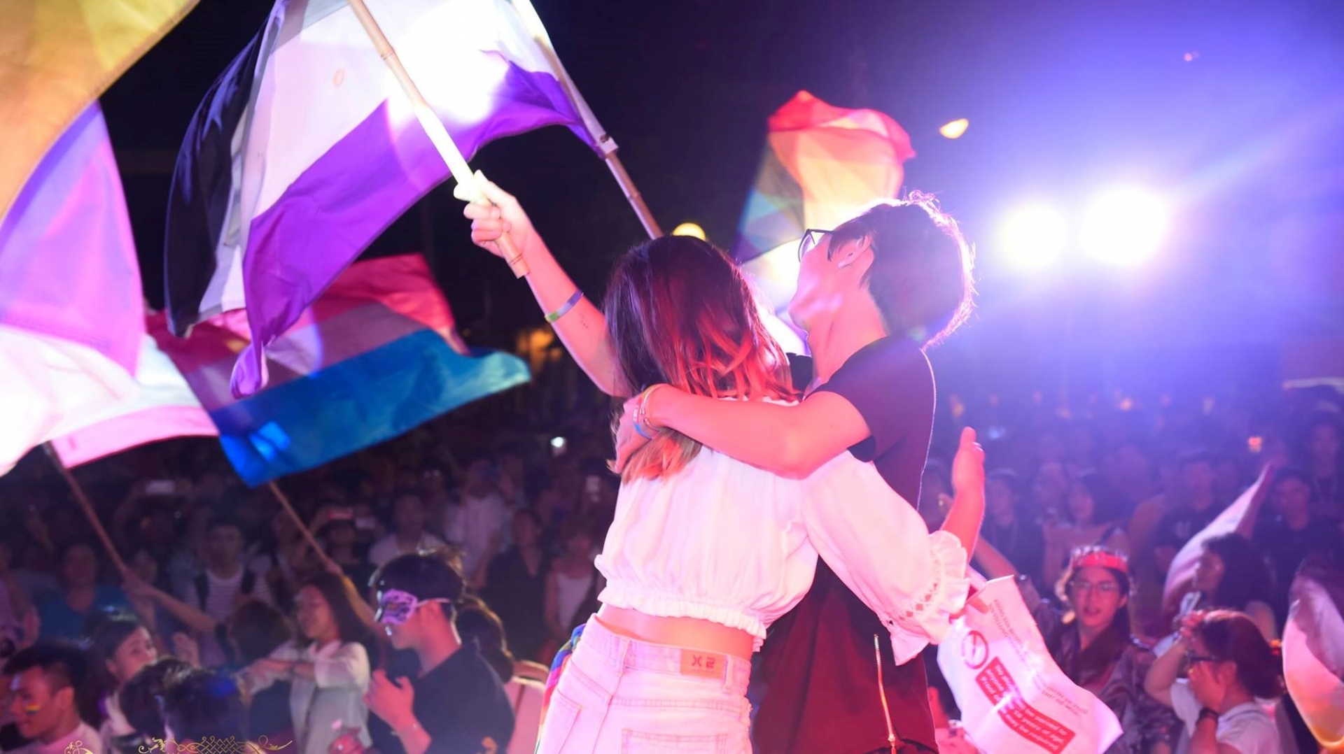 Đồng tính không phải là bệnh. Đó là xu hướng tính dục với người đồng giới, không thể chữa, không cần chữa và không thể thay đổi được (Ảnh: Internet)