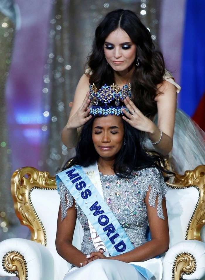 Cận cảnh chiếc vương miện Miss World suốt 43 năm qua (Ảnh: Internet) Cận cảnh chiếc vương miện Miss World suốt 43 năm qua (Ảnh: Internet)
