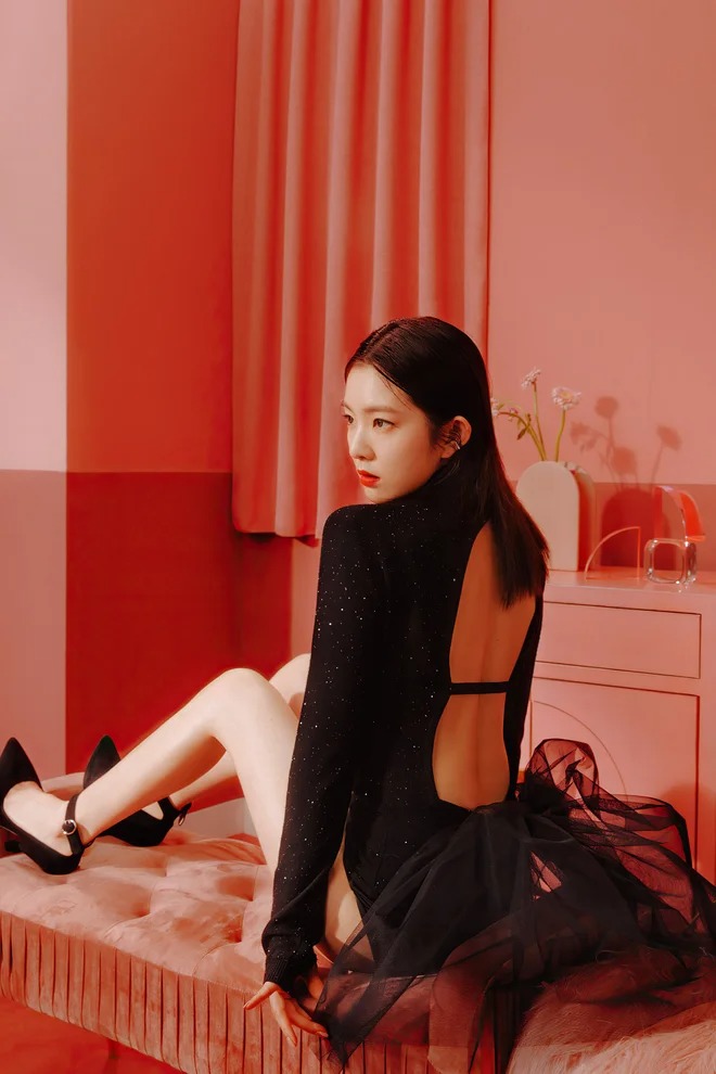 Gọi tên nữ idol đình đám Hàn Quốc có đôi lưng trần nhìn là mê mẩn 
