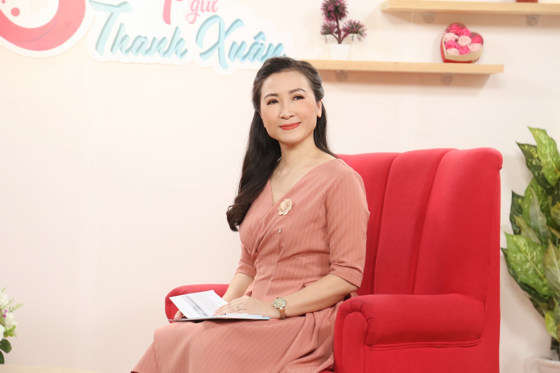 Diễn viên Khánh Huyền nói gì khi khán giả sục sôi vì bà Hồng quá đáng với Trà My trong 'Giấc mơ của mẹ'