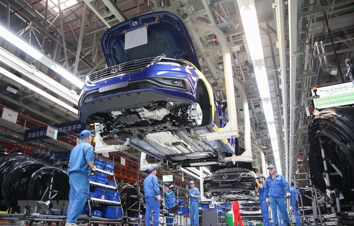 Những năm gần đây ngành công nghiệp sản xuất, lắp ráp ô tô xe máy tại Việt Nam đang thu hút nhiều “ông lớn” tham gia.