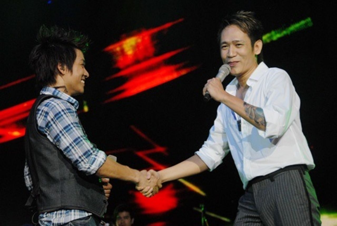 Tuấn Hưng - Duy Mạnh trong 1 lần biểu diễn chung (Ảnh: Internet)