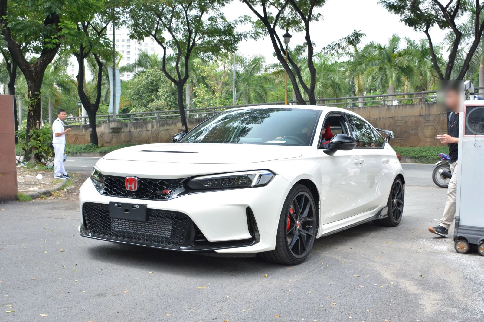 Honda Civic Type R 2022 lộ diện với giá khoảng 2 tỷ đồng  - Ảnh 1