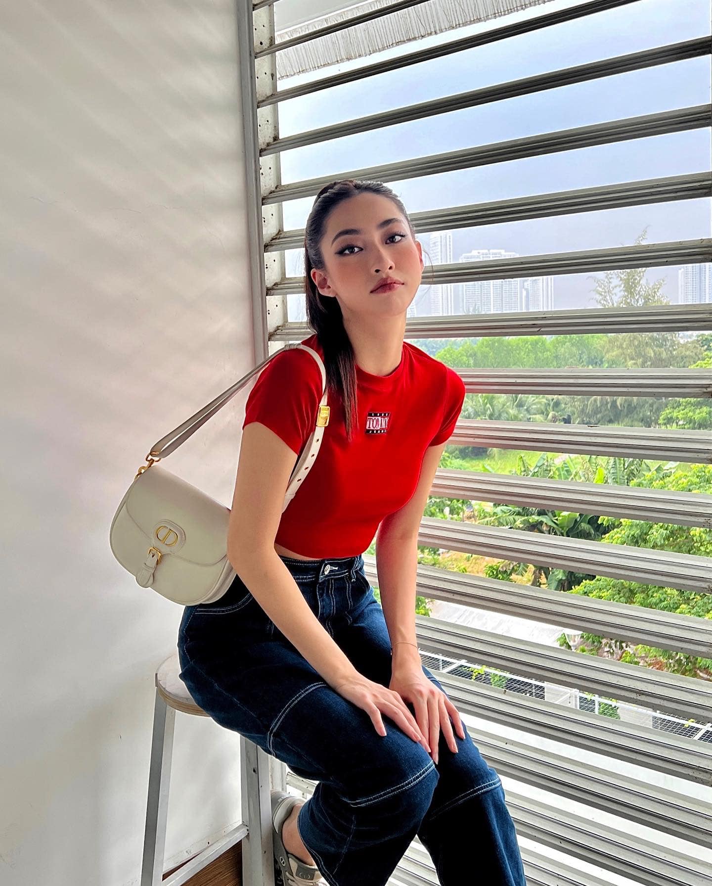 3 Hoa hậu là Giảng viên: Lương Thùy Linh vừa tốt nghiệp đã được tin tưởng, Ngân Anh gây chú ý mạnh - Ảnh 2 3 Hoa hậu là Giảng viên: Lương Thùy Linh vừa tốt nghiệp đã được tin tưởng, Ngân Anh gây chú ý mạnh - Ảnh 2