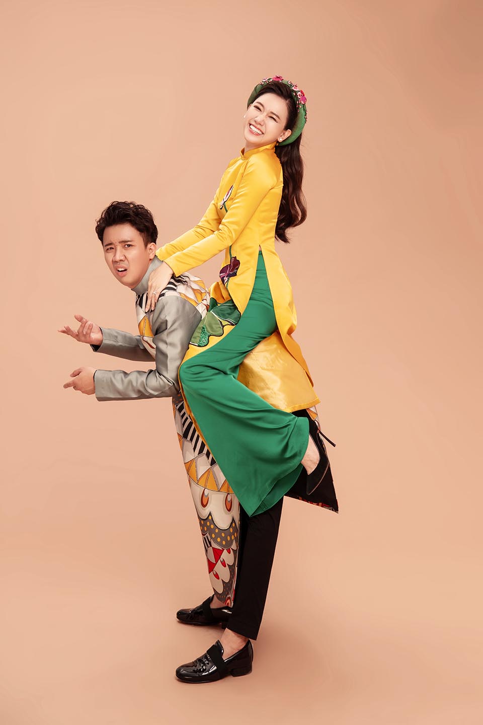 Thời gian vừa qua, Trấn Thành - Hari Won bị dính tin đồn lục đục trong chuyện tình cảm (Ảnh: FBNV)